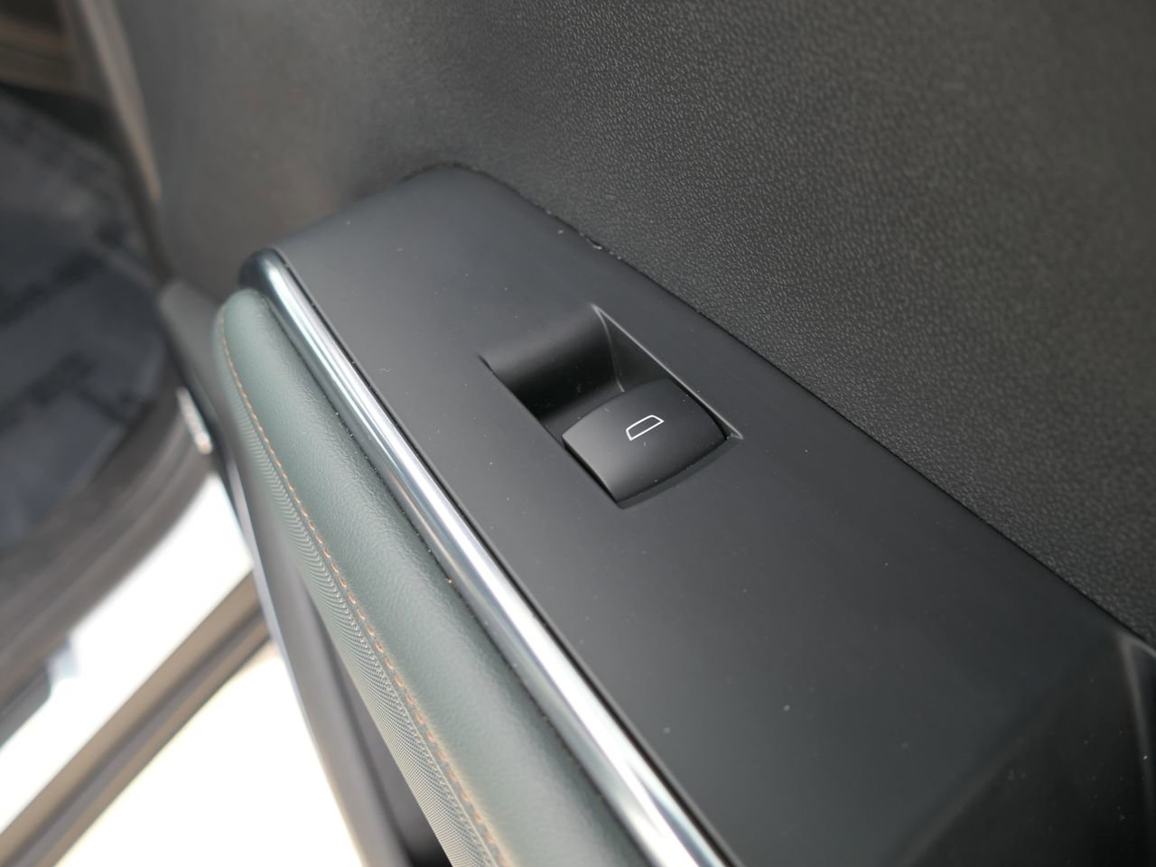 Used 2024 GMC Acadia AT4 w/ LPO, Floor Liner Package image 24