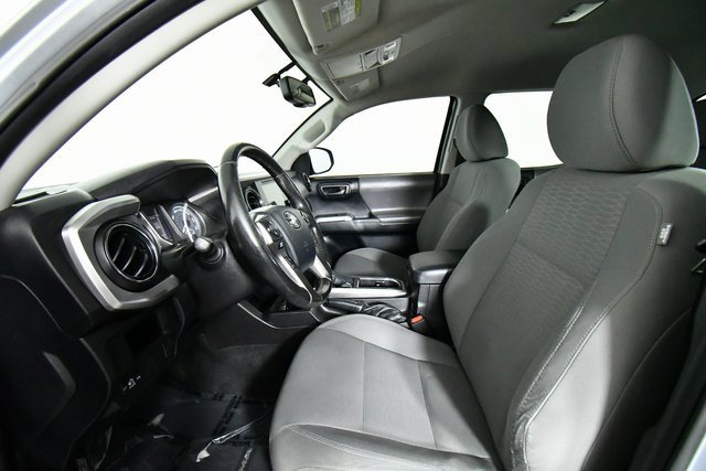 Used 2016 Toyota Tacoma 2WD Double Cab image 5