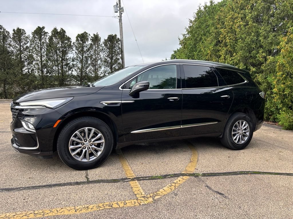 Used 2023 Buick Enclave Essence FWD image 4