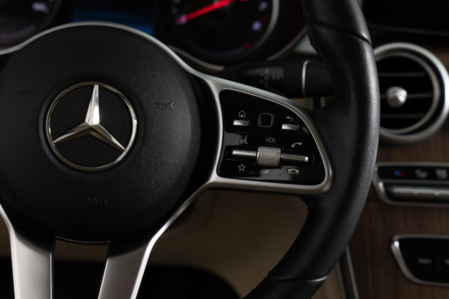 Used 2019 Mercedes-Benz C 300 Sedan image 32