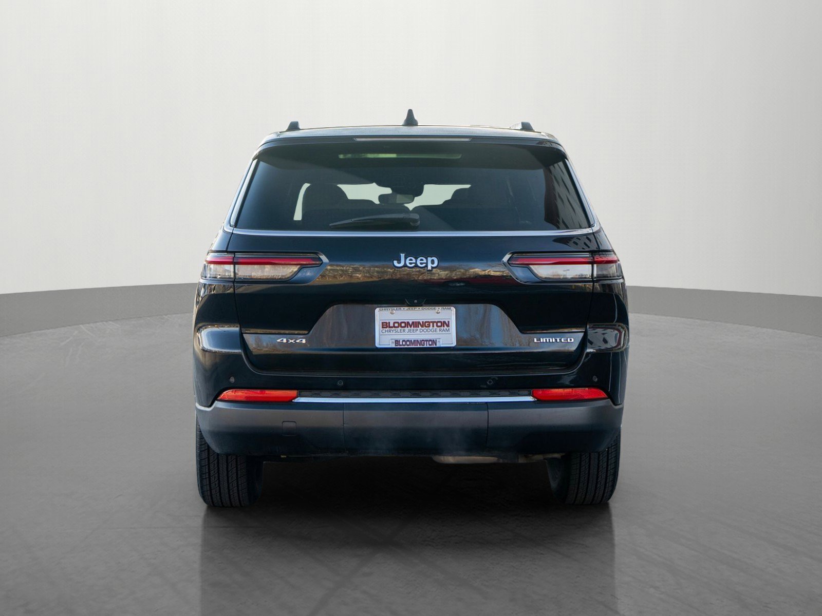 Used 2023 Jeep Grand Cherokee L Limited AWD/4WD image 6