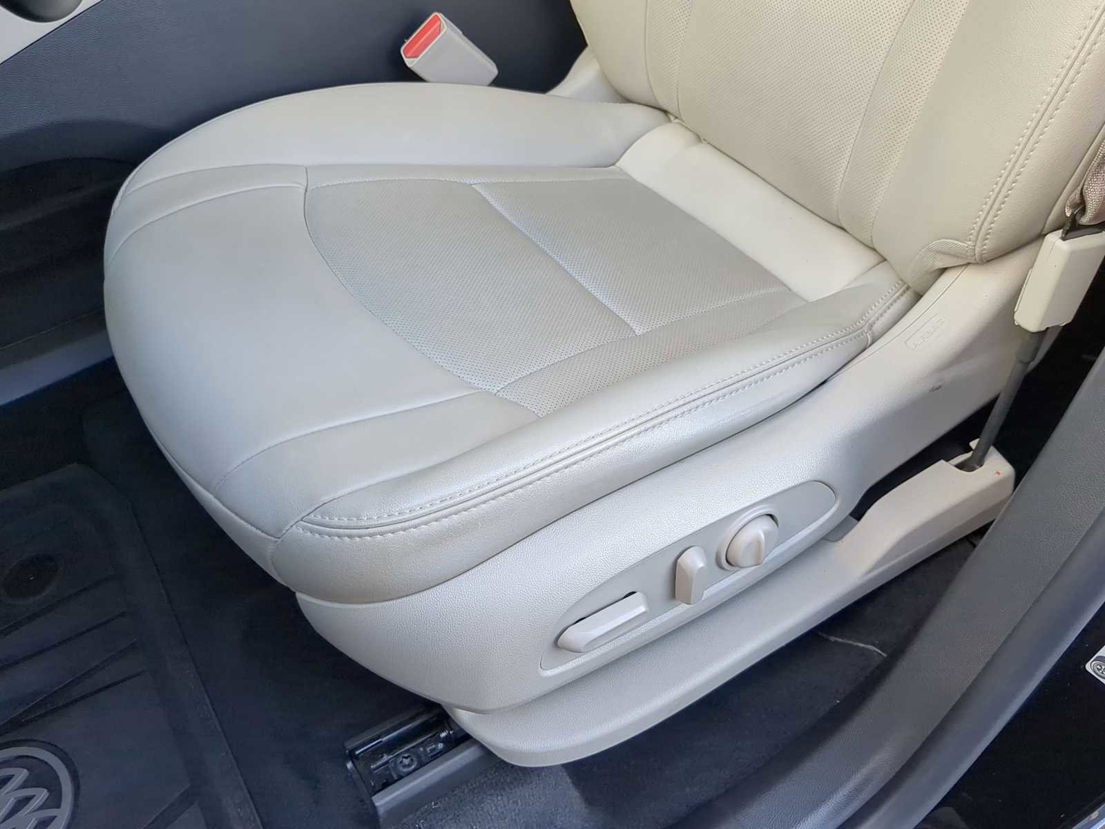 Used 2023 Buick Enclave Essence w/ Experience Buick Package image 13