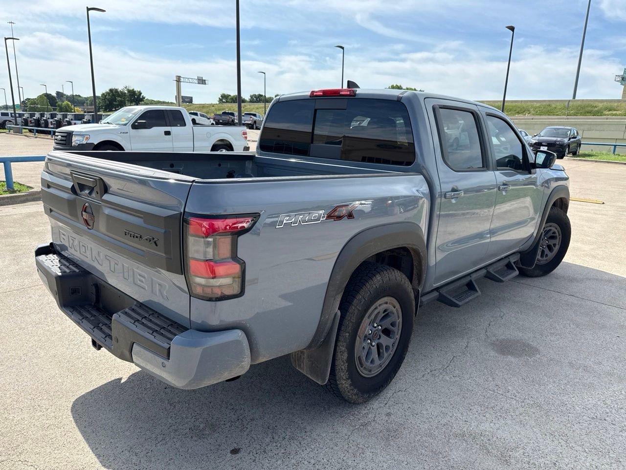 Used 2026 Nissan Frontier PRO-4X w/ Tow Package AWD/4WD image 10
