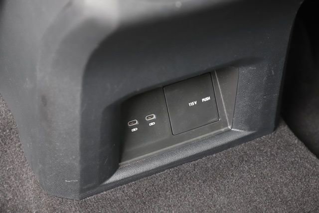 Used 2022 Volkswagen Atlas Cross Sport SE image 19