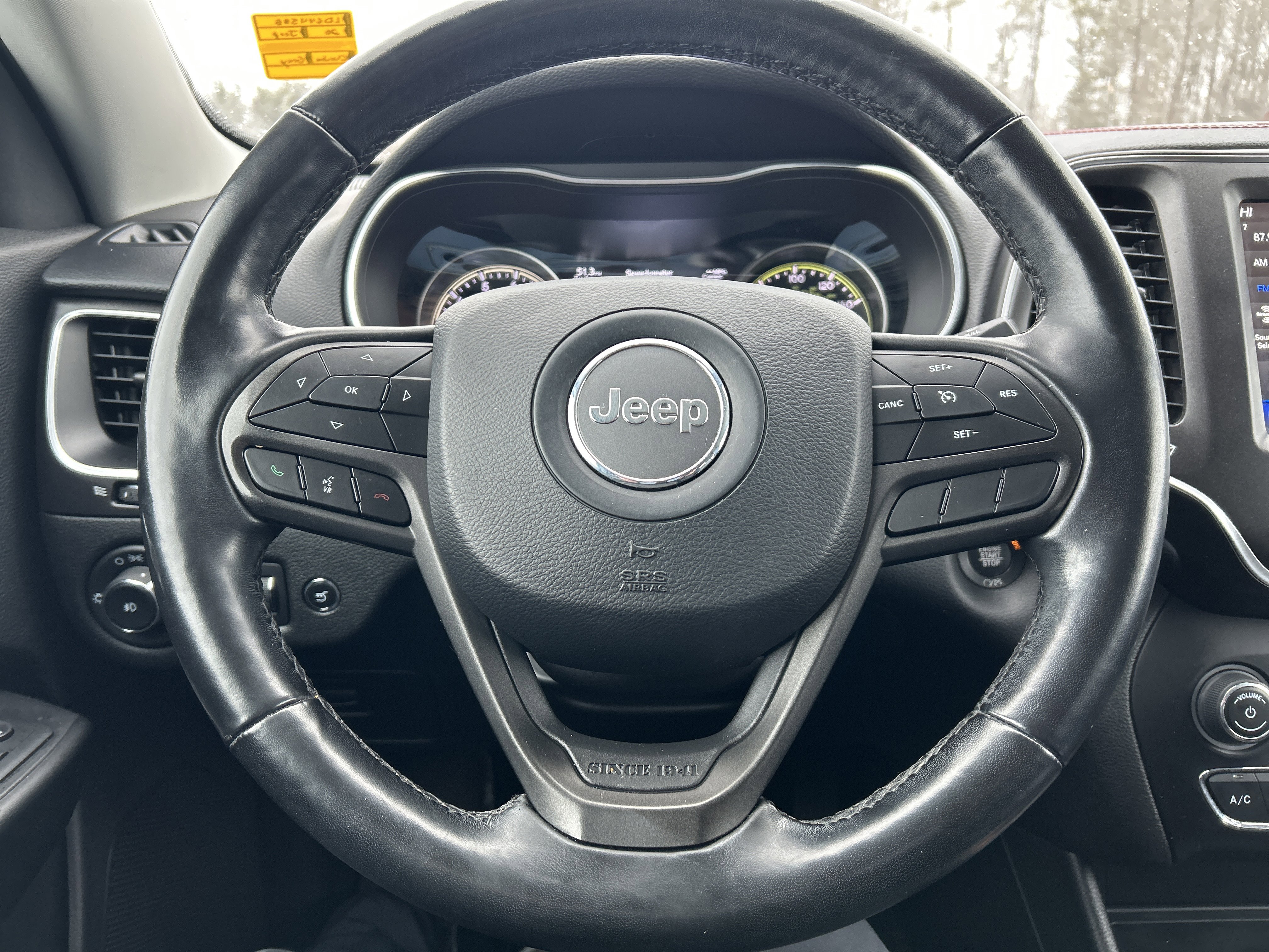 Used 2020 Jeep Cherokee Trailhawk w/ Comfort & Convenience Group image 16