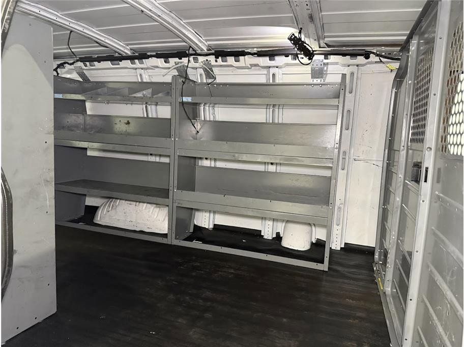 Used 2017 Chevrolet Express 2500 image 17