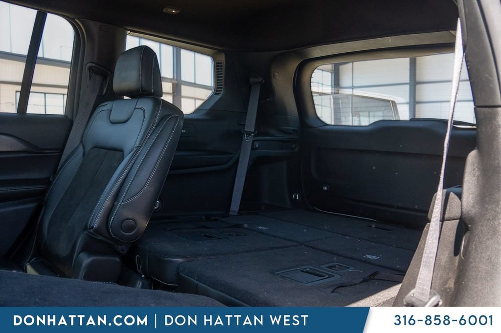 Used 2023 Jeep Grand Cherokee L Laredo AWD/4WD image 22