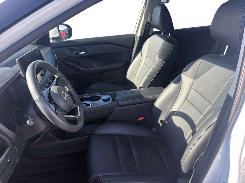 Used 2024 Nissan Rogue SL w/ SL Premium Package image 9