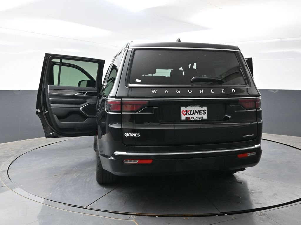 Used 2024 Jeep Wagoneer Series III AWD/4WD image 61