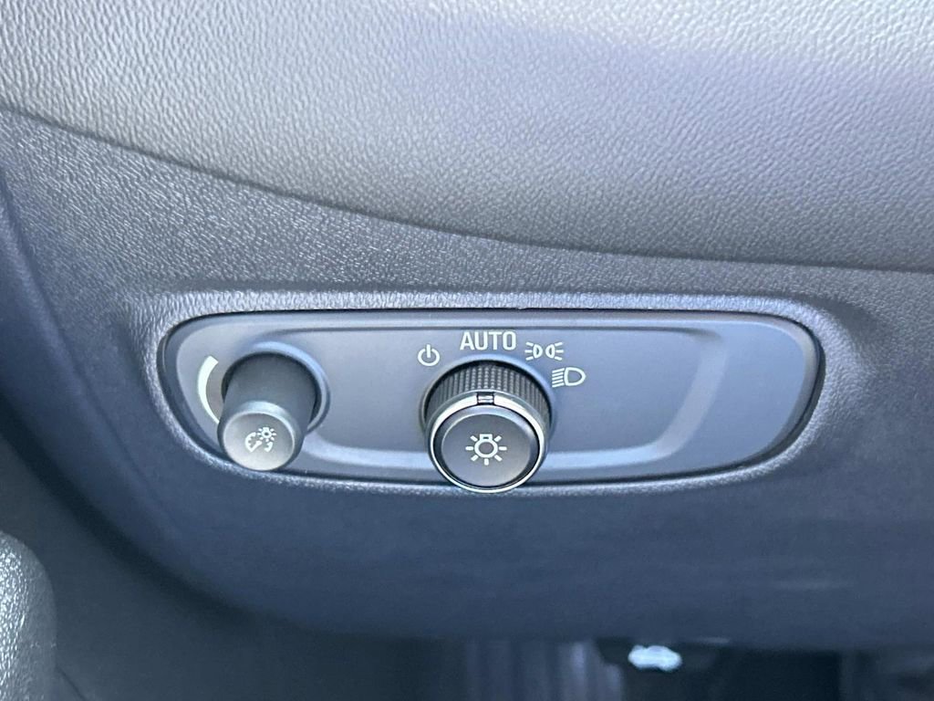 Used 2022 Chevrolet Equinox LT FWD image 30