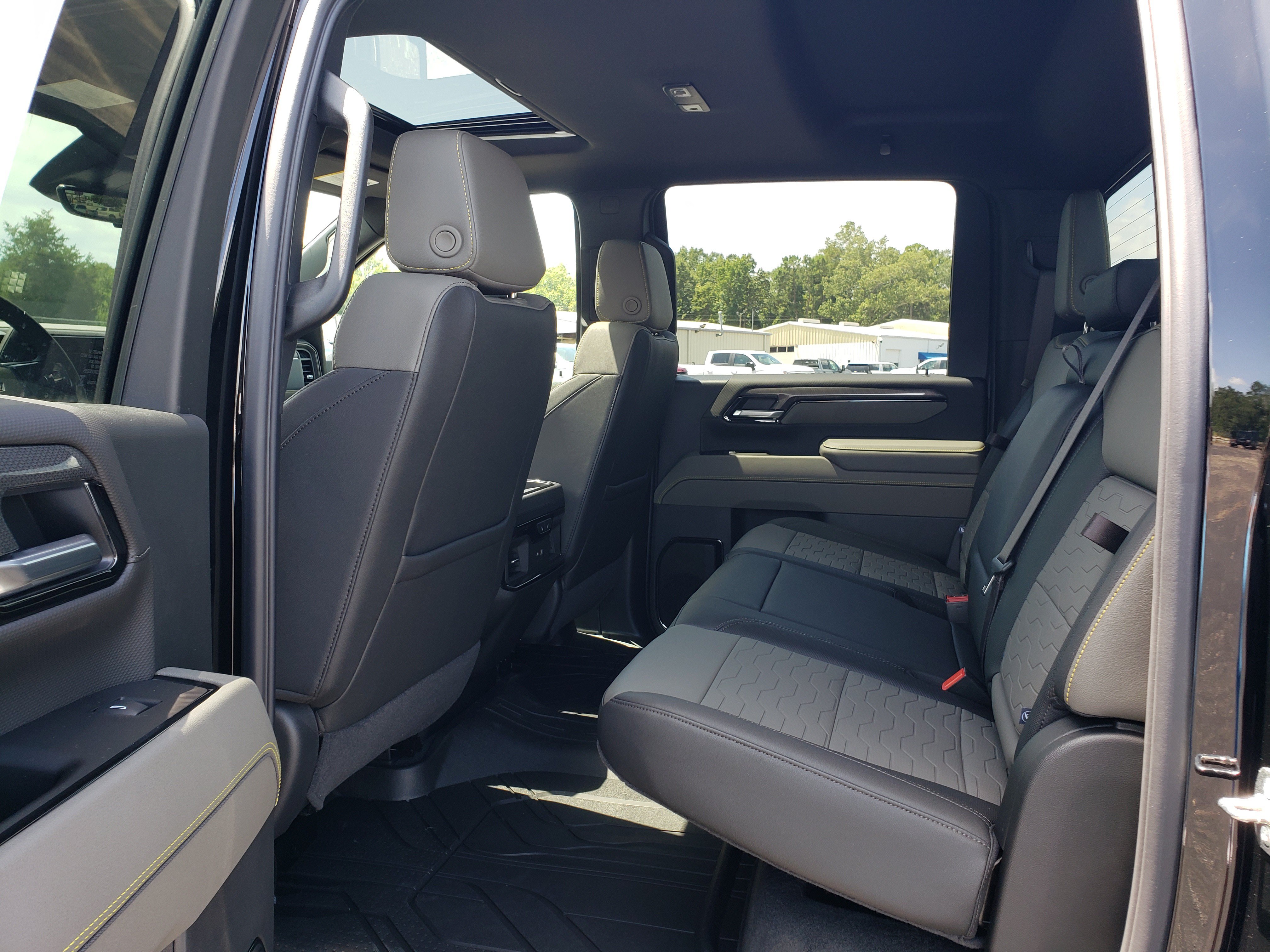 New 2026 Chevrolet Silverado 2500 ZR2 w/ LPO, Dark Essentials Package AWD/4WD image 34