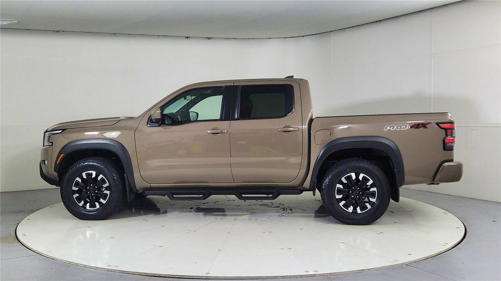 Used 2023 Nissan Frontier PRO-4X w/ Pro Convenience Package image 4