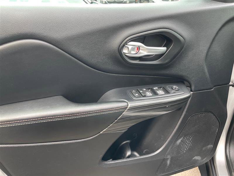 Used 2016 Jeep Cherokee 75th Anniversary image 29