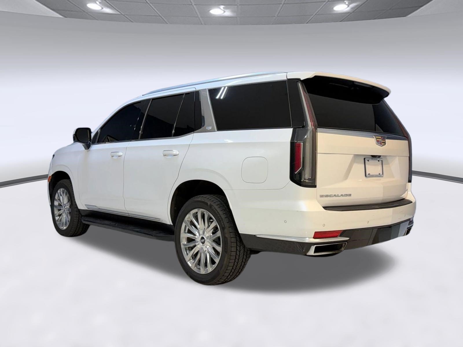 Used 2023 Cadillac Escalade Premium Luxury AWD/4WD image 3
