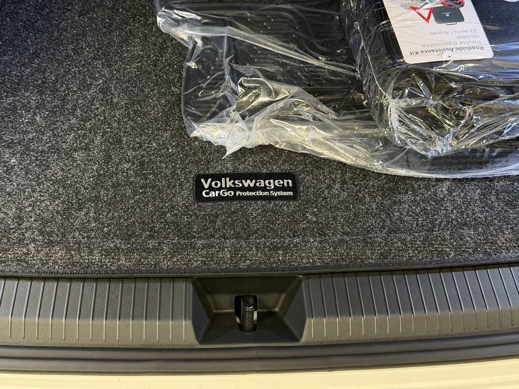 New 2026 Volkswagen Tiguan SEL R-Line AWD/4WD image 28