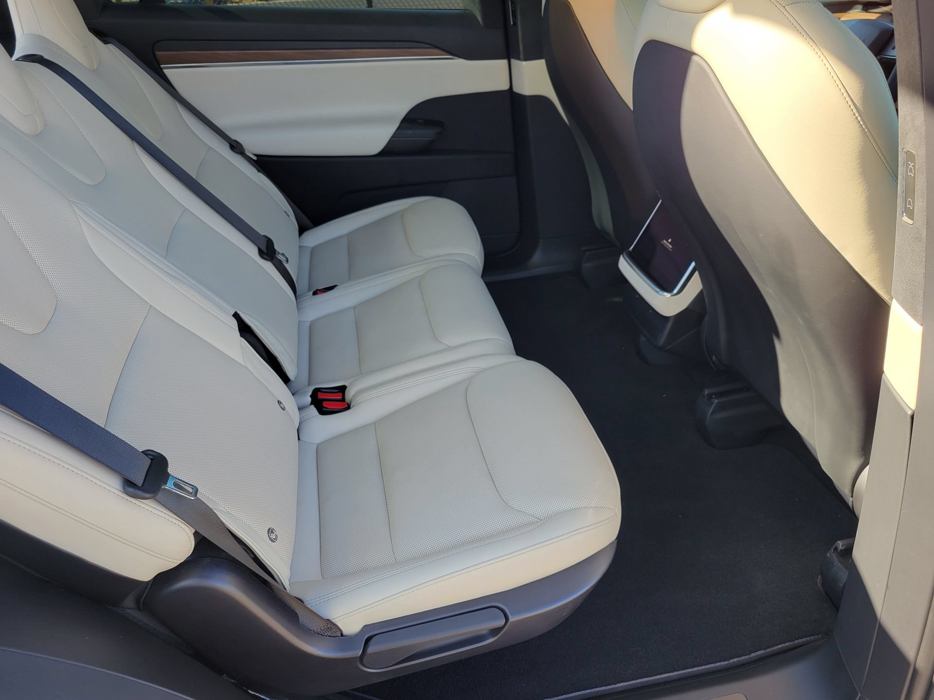 Used 2022 Tesla Model X AWD/4WD image 24