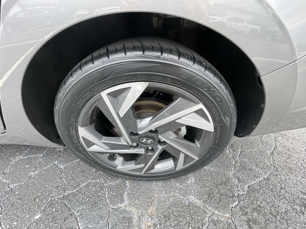 Used 2024 Hyundai Elantra Limited FWD image 32