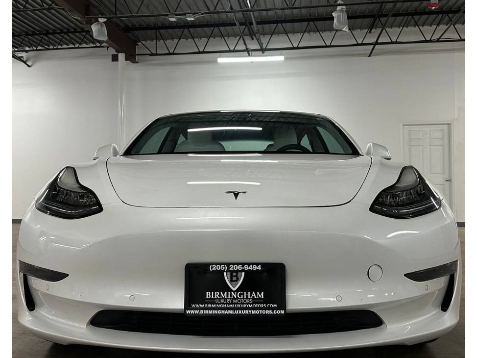 Used 2020 Tesla Model 3 Standard Range Plus image 3