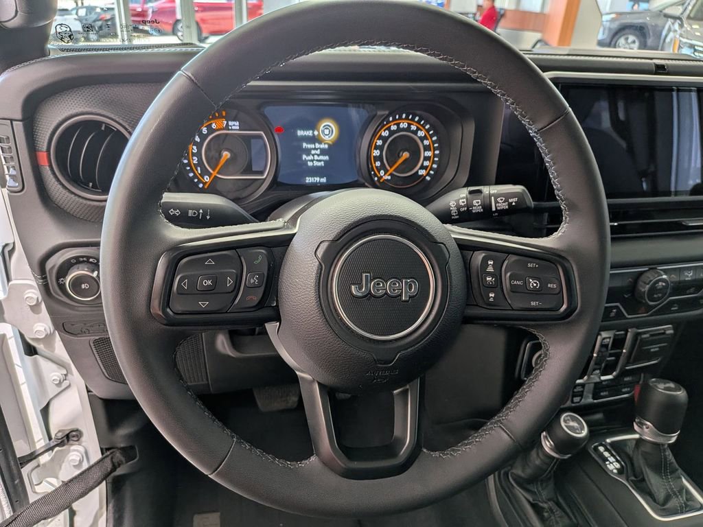 Used 2025 Jeep Wrangler Unlimited Rubicon AWD/4WD image 16
