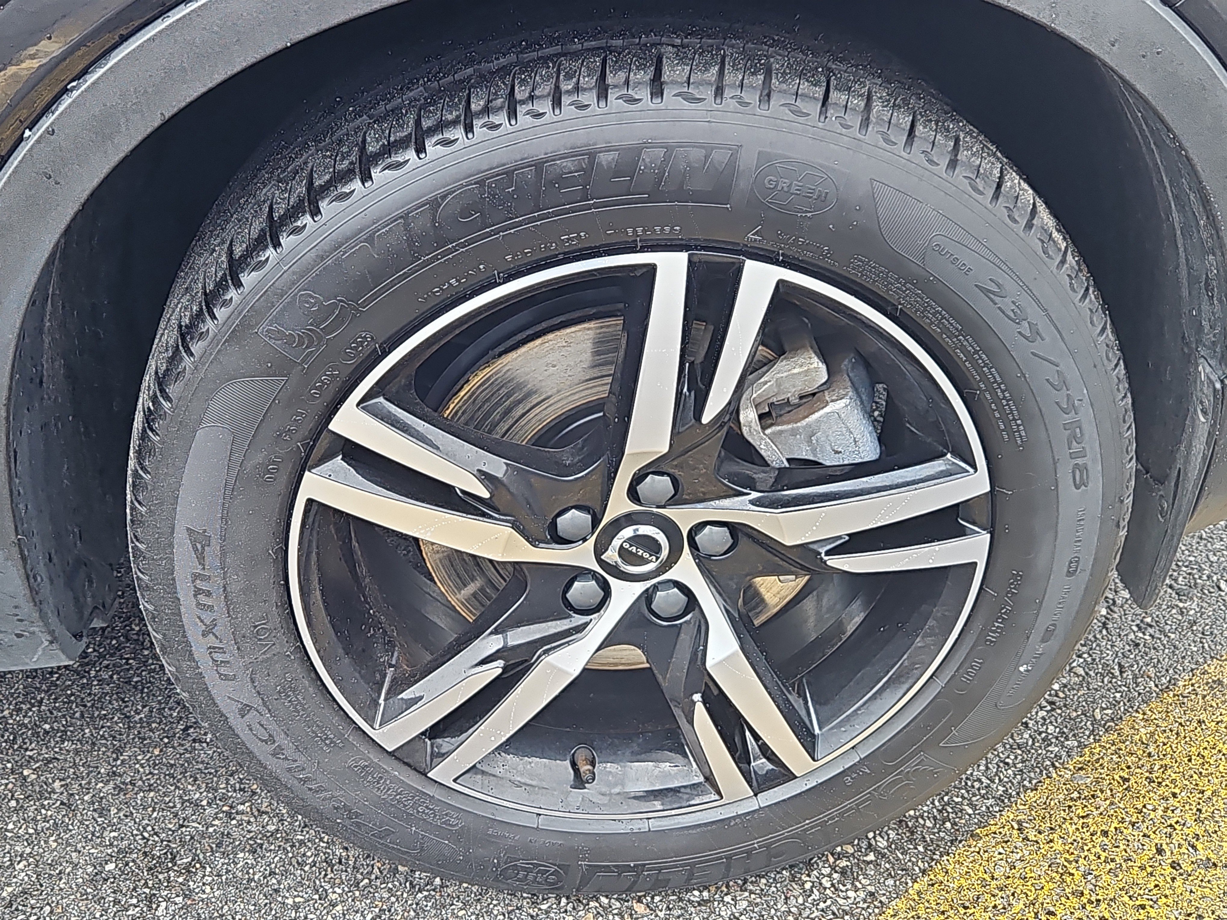 Certified 2023 Volvo XC40 B5 Plus w/ Climate Package image 31