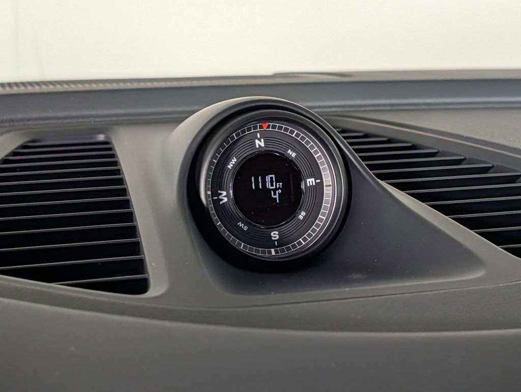 New 2026 Porsche Macan 4 Electric image 31