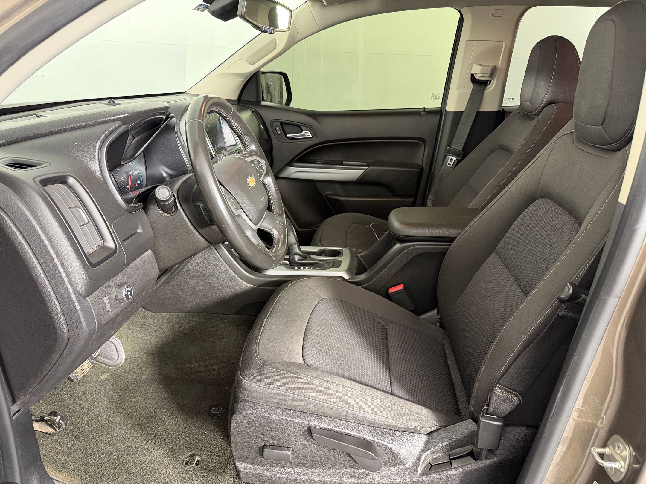 Used 2016 Chevrolet Colorado LT w/ LT Convenience Package image 5