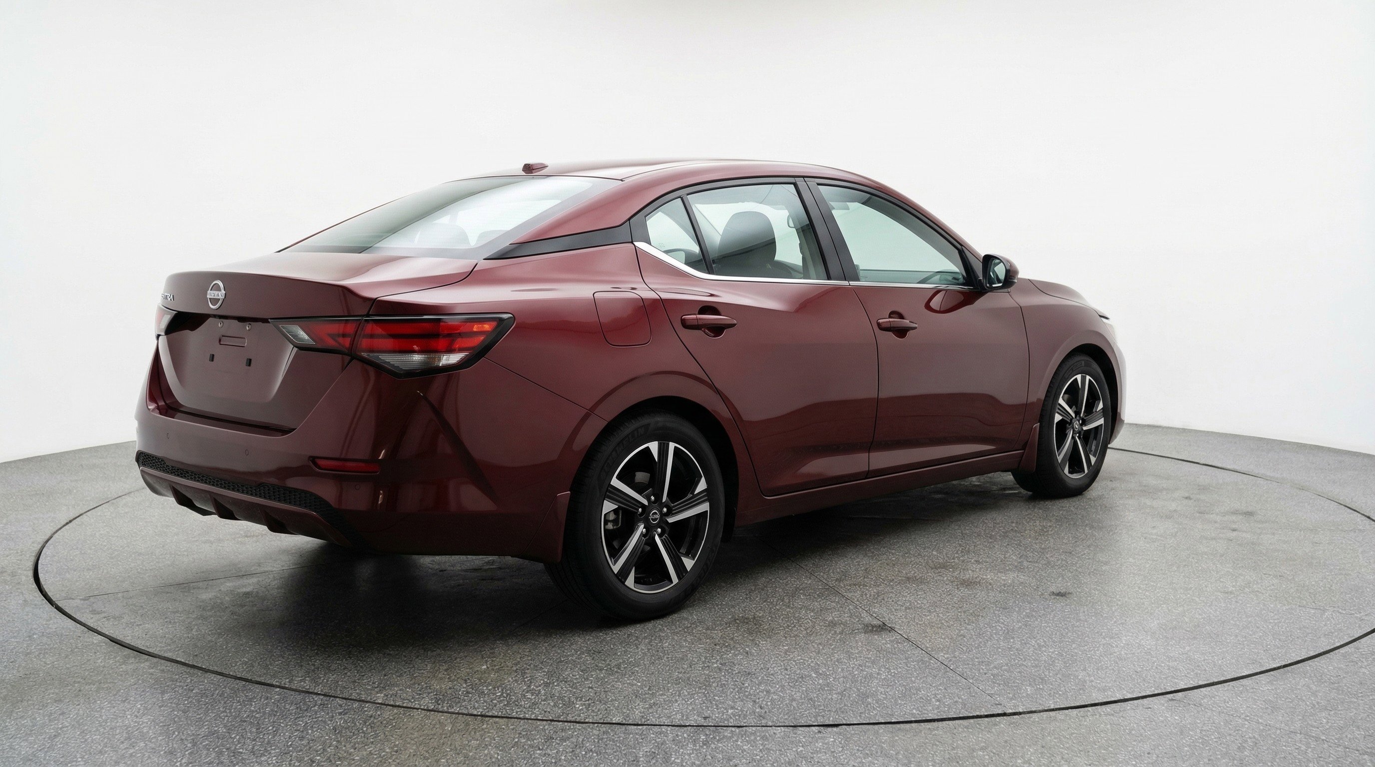 Used 2025 Nissan Sentra SV image 9