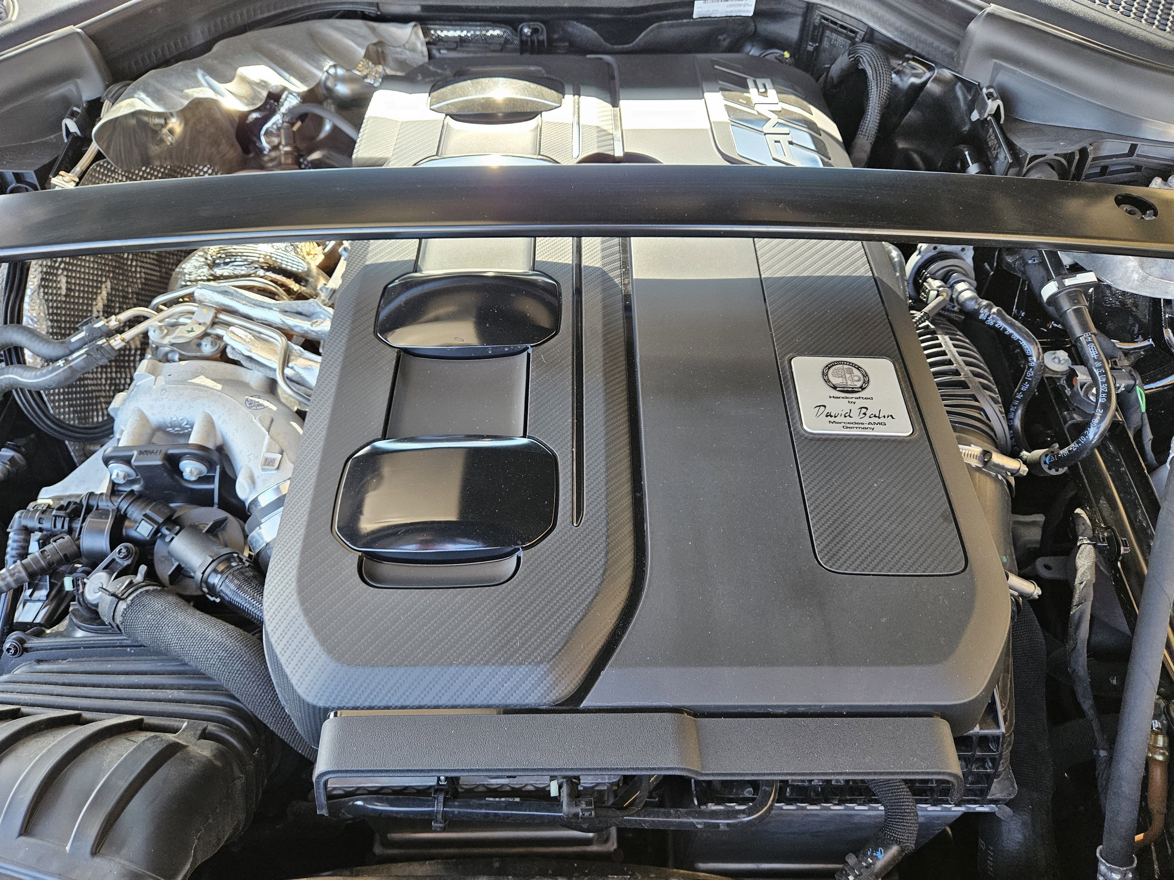 Used 2025 Mercedes-Benz GLC 43 AMG 4MATIC image 32