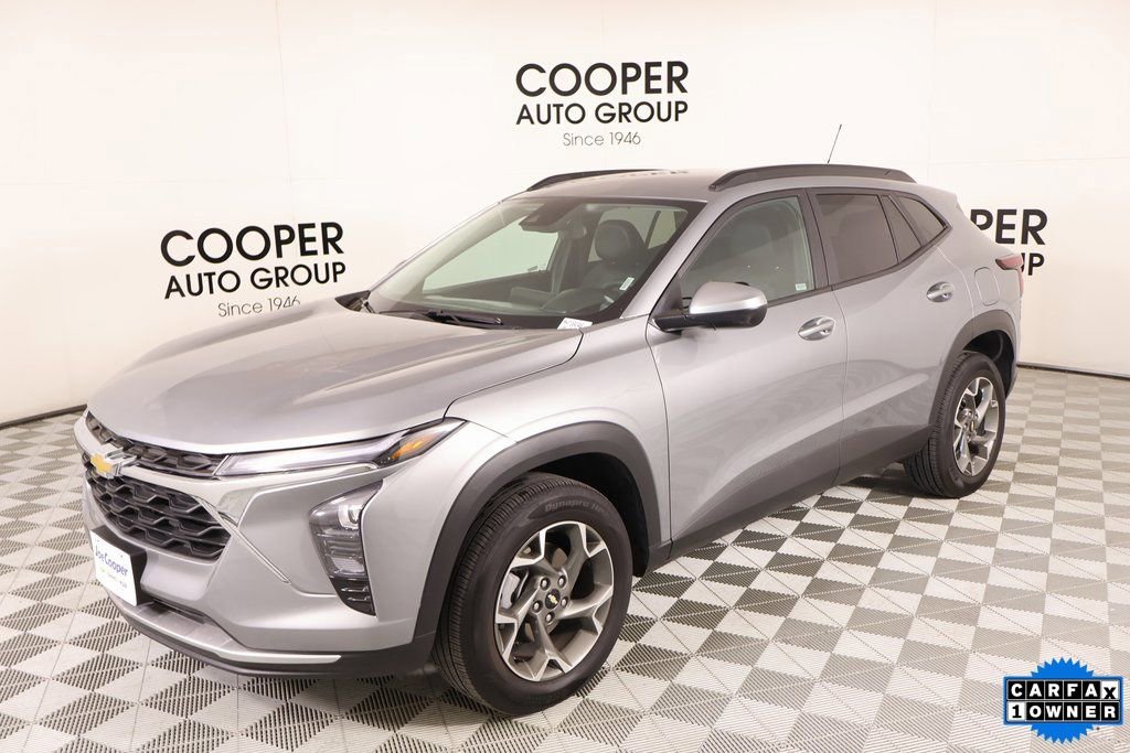 Used 2025 Chevrolet Trax LT w/ LT Convenience Package image 10