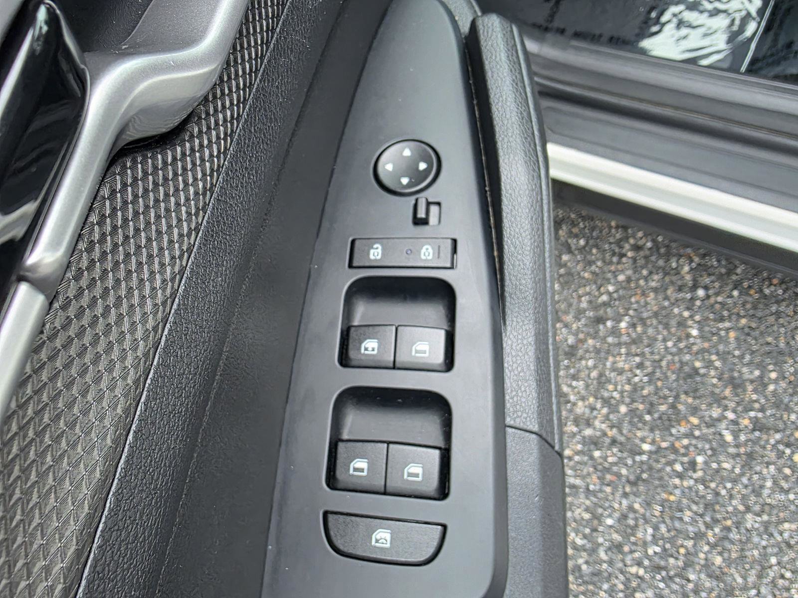 Used 2023 Kia Sportage LX image 10