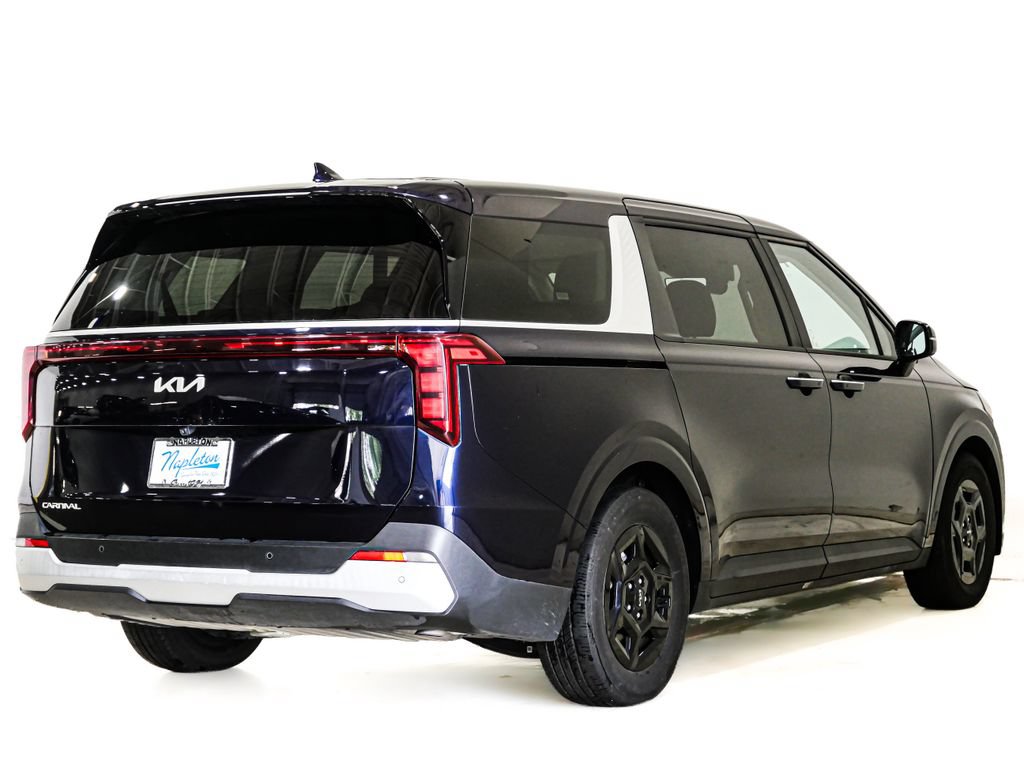 Used 2025 Kia Carnival FWD image 6
