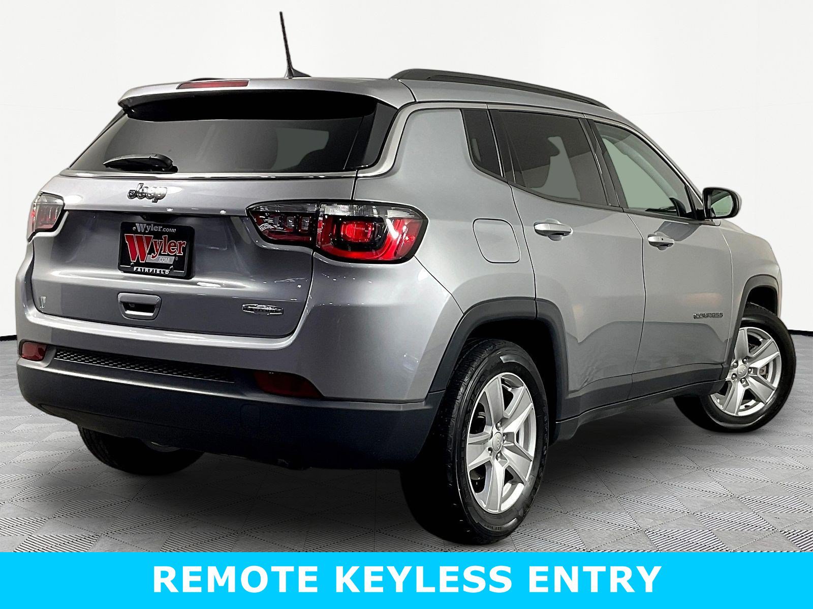 Used 2022 Jeep Compass Latitude FWD image 6