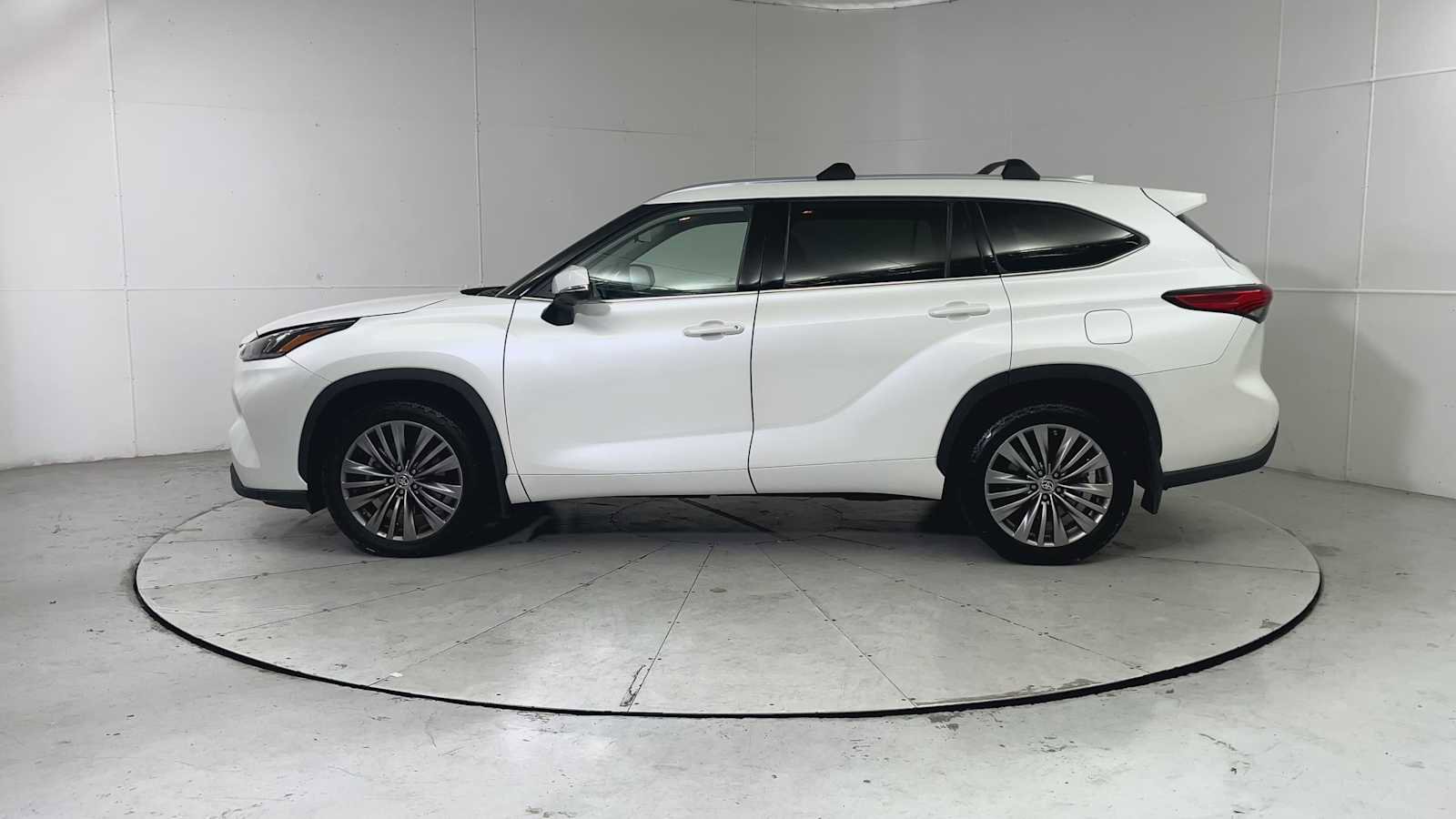 Used 2020 Toyota Highlander Platinum AWD/4WD image 5