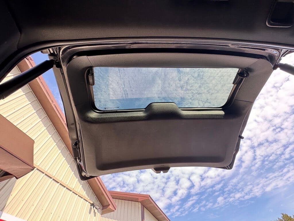 Used 2025 GMC Yukon Denali w/ Sun & Power Step Package image 57