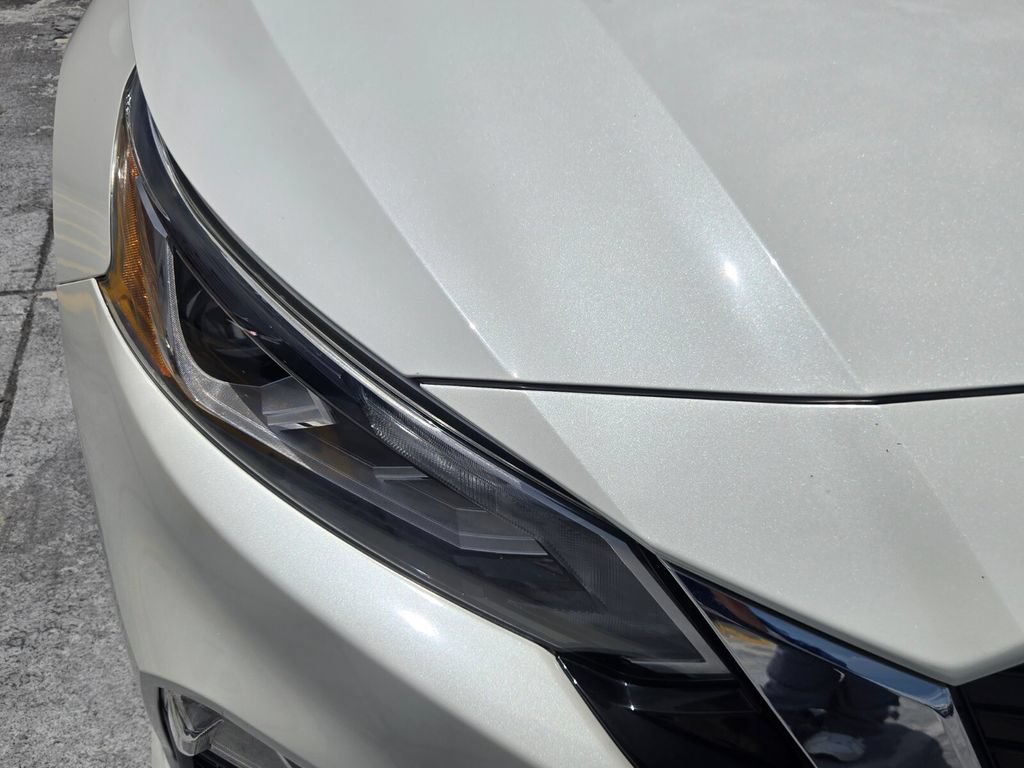Used 2021 Nissan Altima 2.5 SR FWD image 9