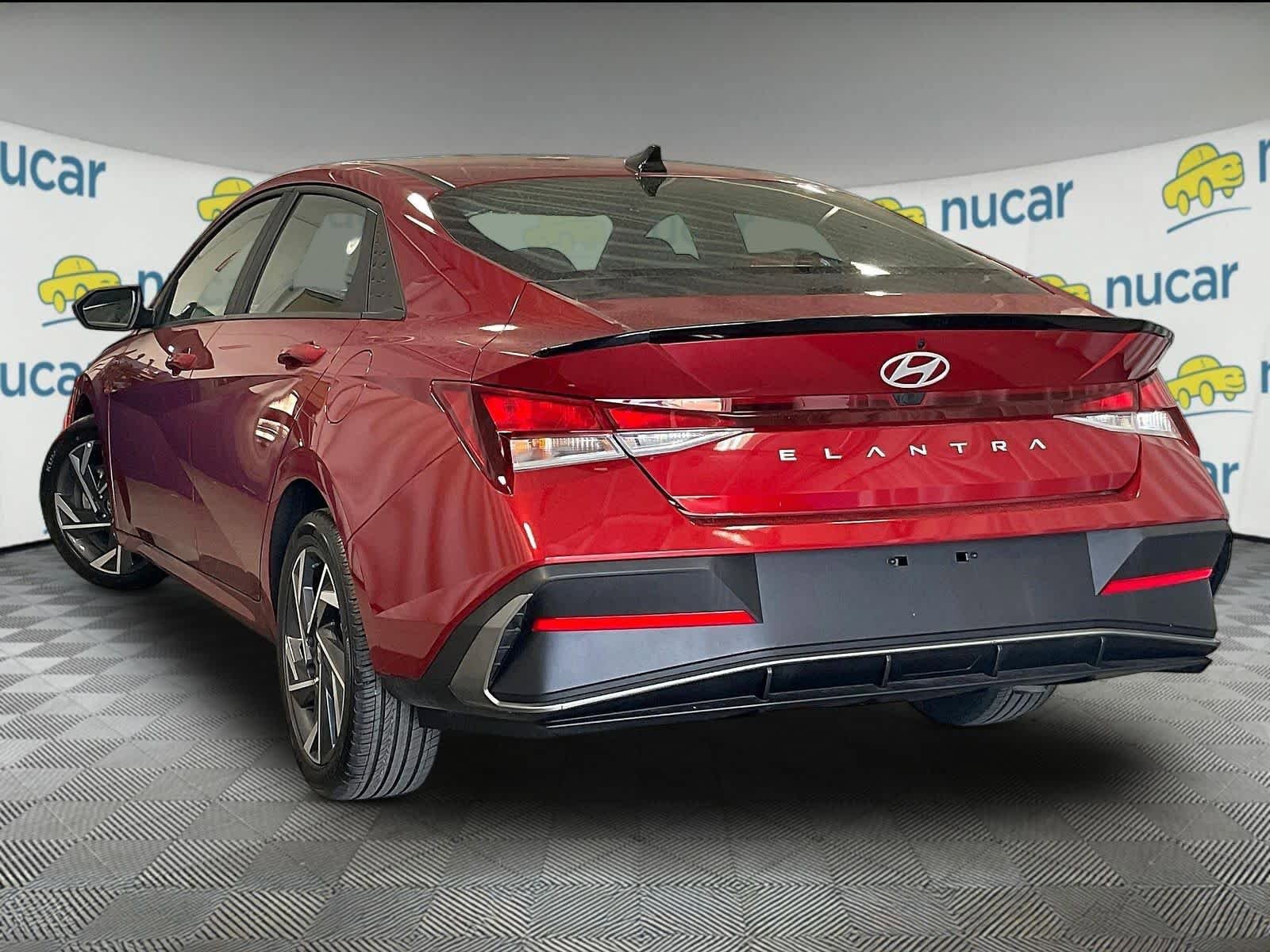 Certified 2025 Hyundai Elantra Sport image 8