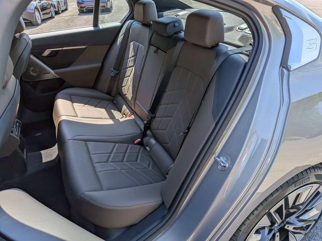 Used 2024 BMW 530i xDrive w/ Premium Package AWD/4WD image 22