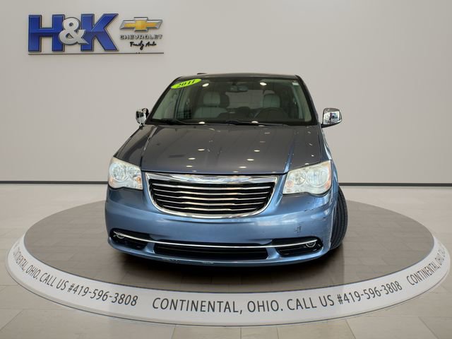 Used 2011 Chrysler Town & Country Touring-L w/ Entertainment Group #2 FWD image 2
