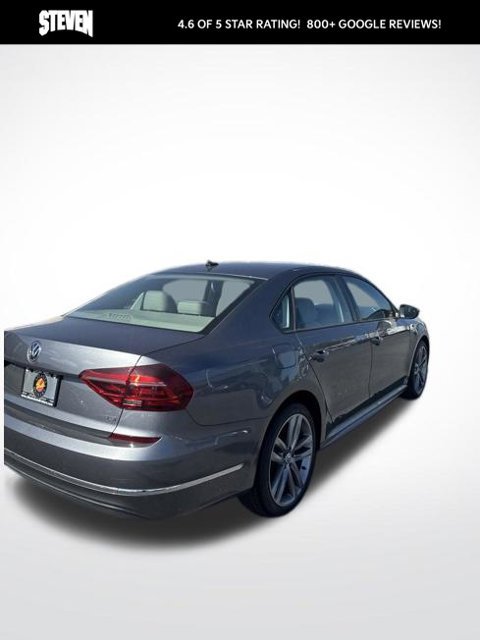Used 2018 Volkswagen Passat 2.0T R-Line w/ R-Line Lighting Package FWD image 7