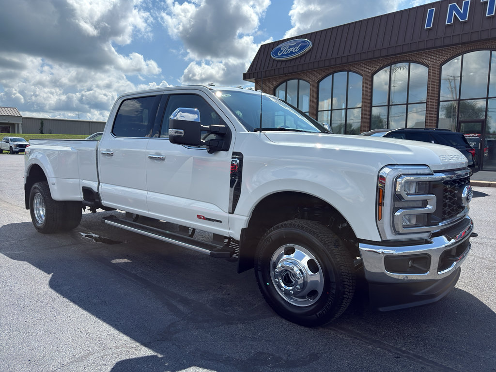 New 2026 Ford F350 Lariat w/ Lariat Premium Package AWD/4WD image 2