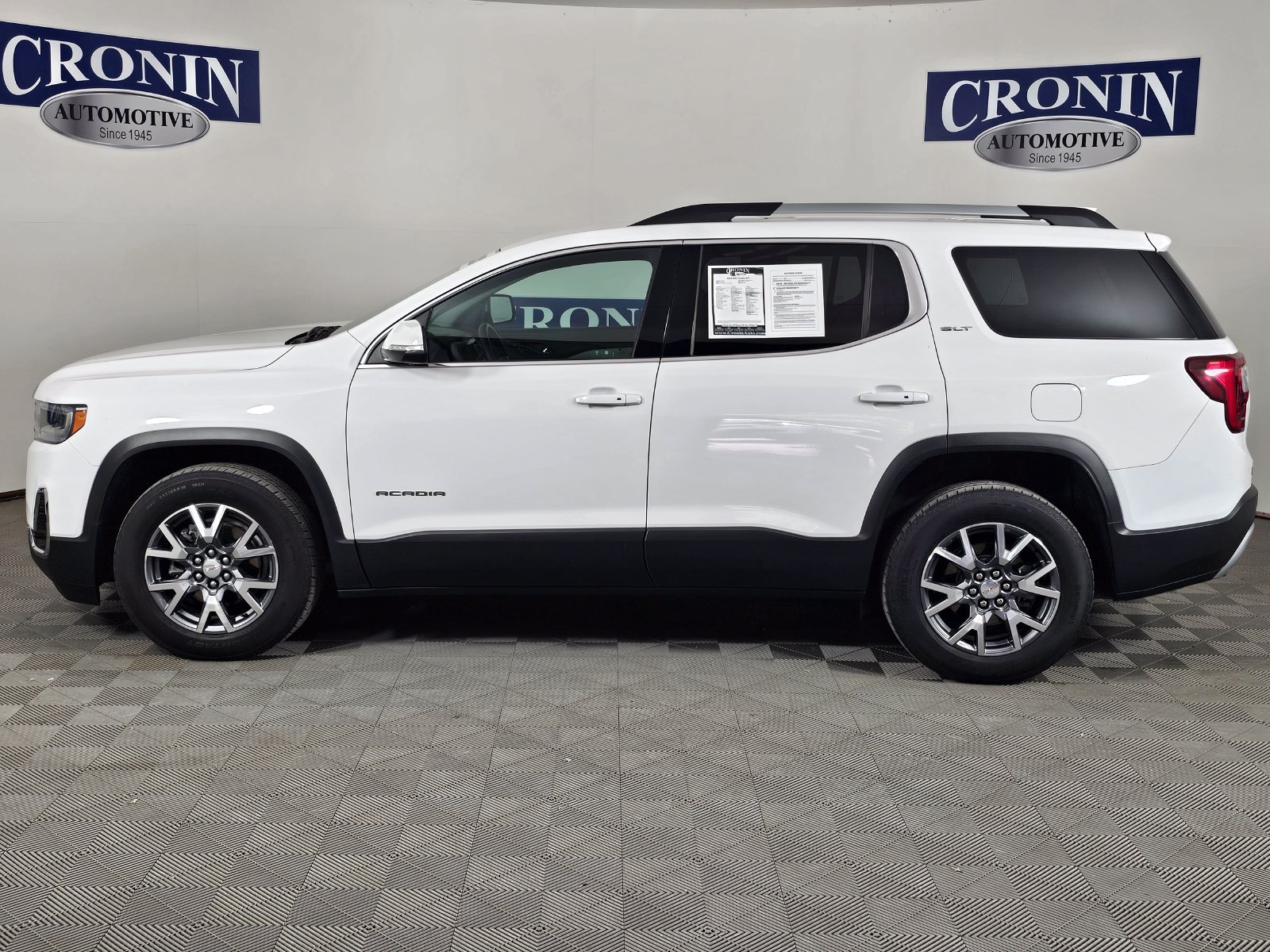 Used 2023 GMC Acadia SLT AWD/4WD image 35