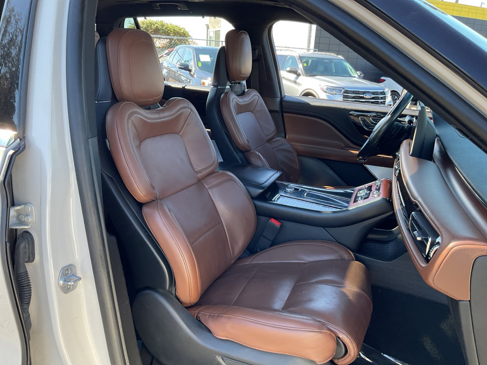 Used 2023 Lincoln Aviator Reserve w/ Equipment Group 201A AWD/4WD image 21