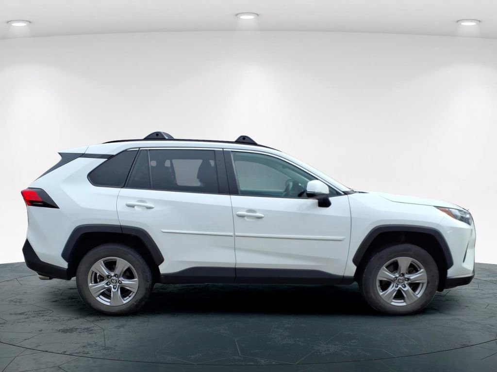 Used 2022 Toyota RAV4 XLE w/ Convenience Package image 9