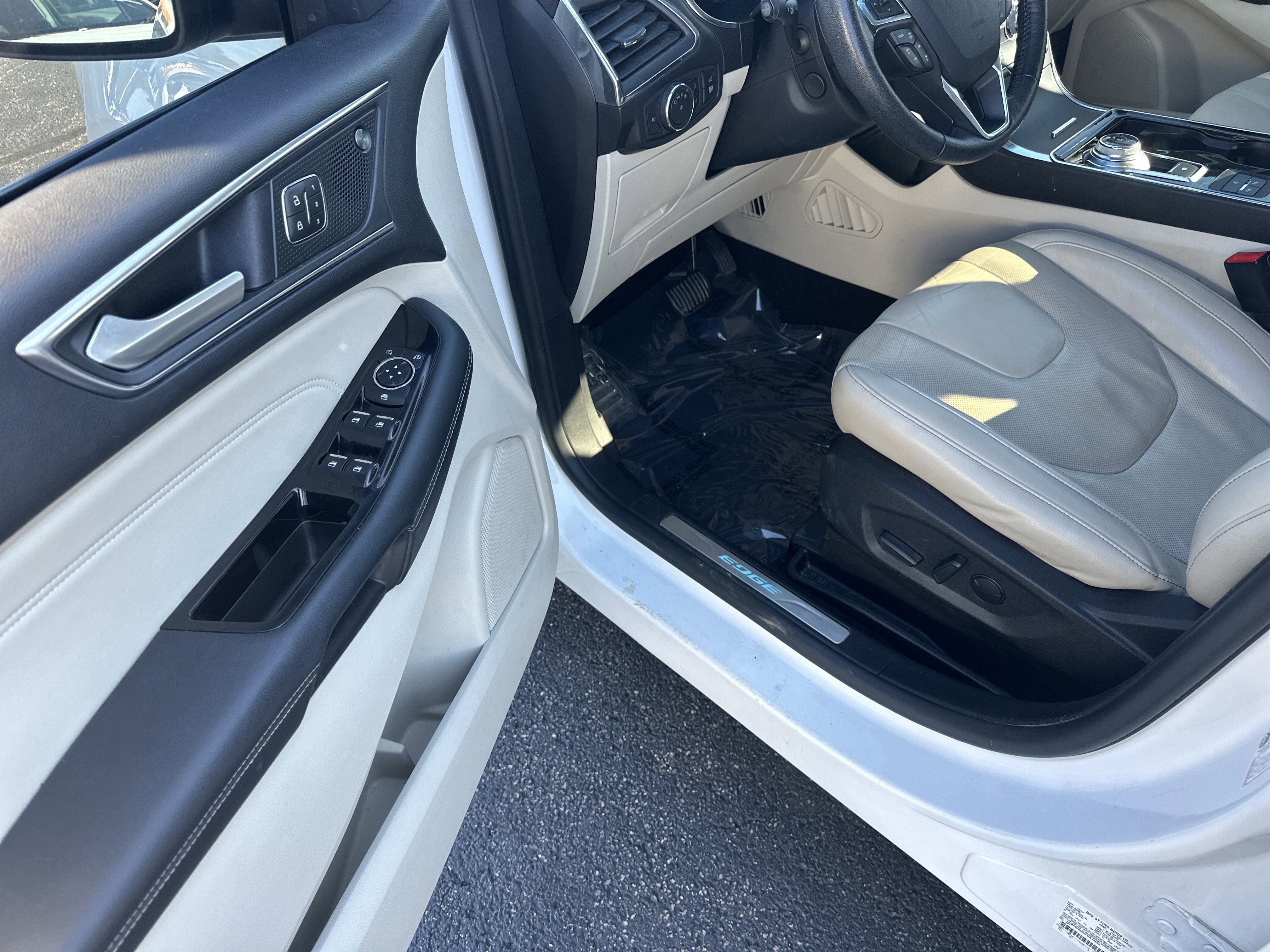 Used 2020 Ford Edge Titanium w/ Equipment Group 301A image 11