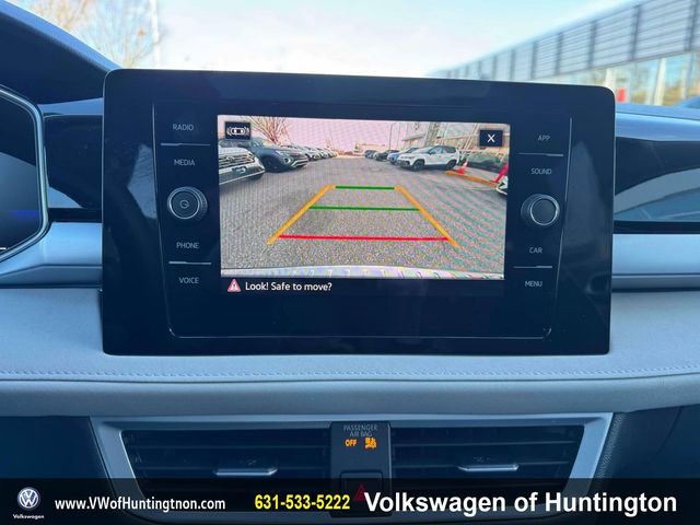 Certified 2025 Volkswagen Taos SE w/ Panoramic Sunroof Package image 29