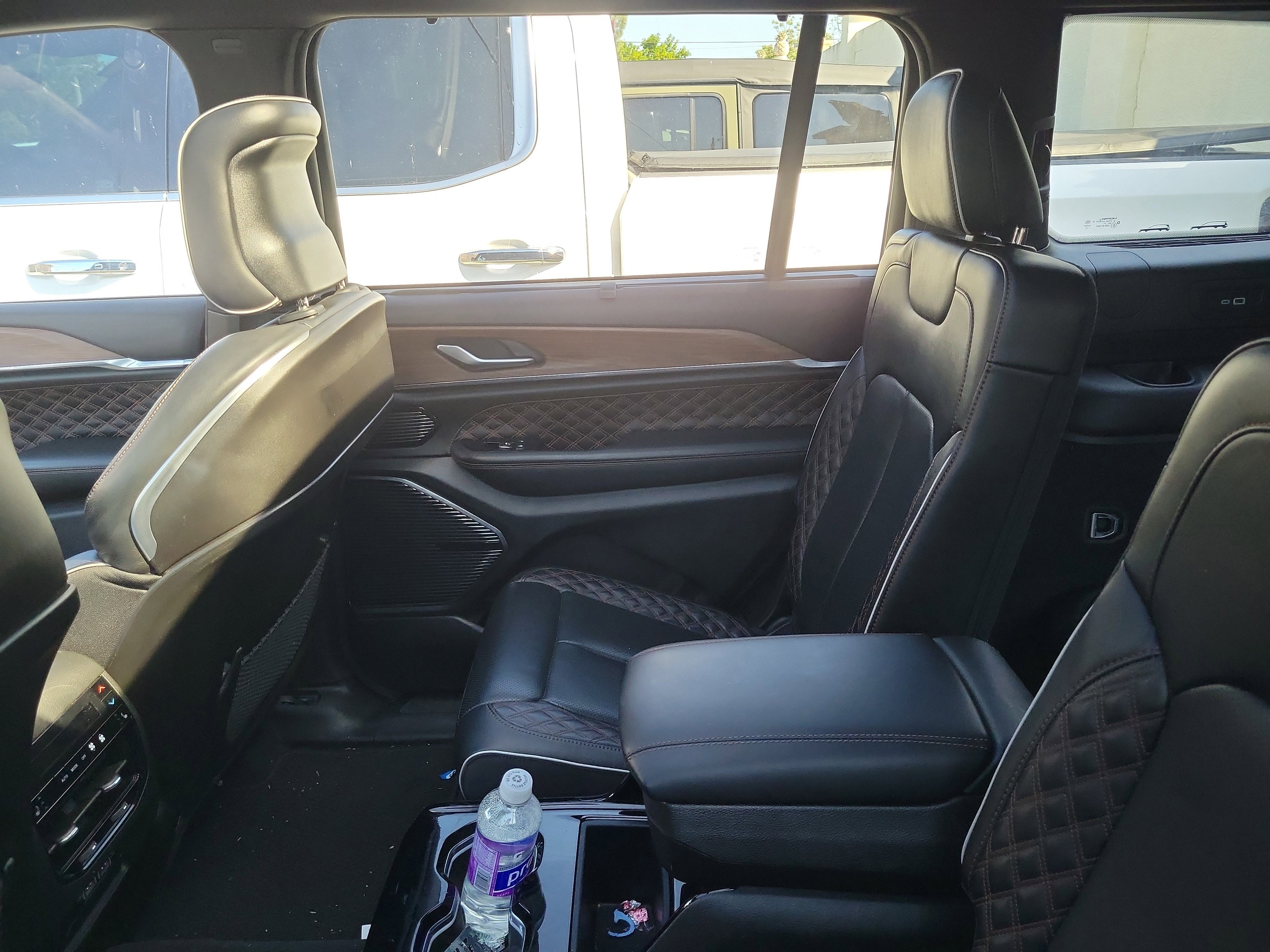 Used 2023 Jeep Grand Cherokee L Summit w/ Advanced Protech Group IV image 7