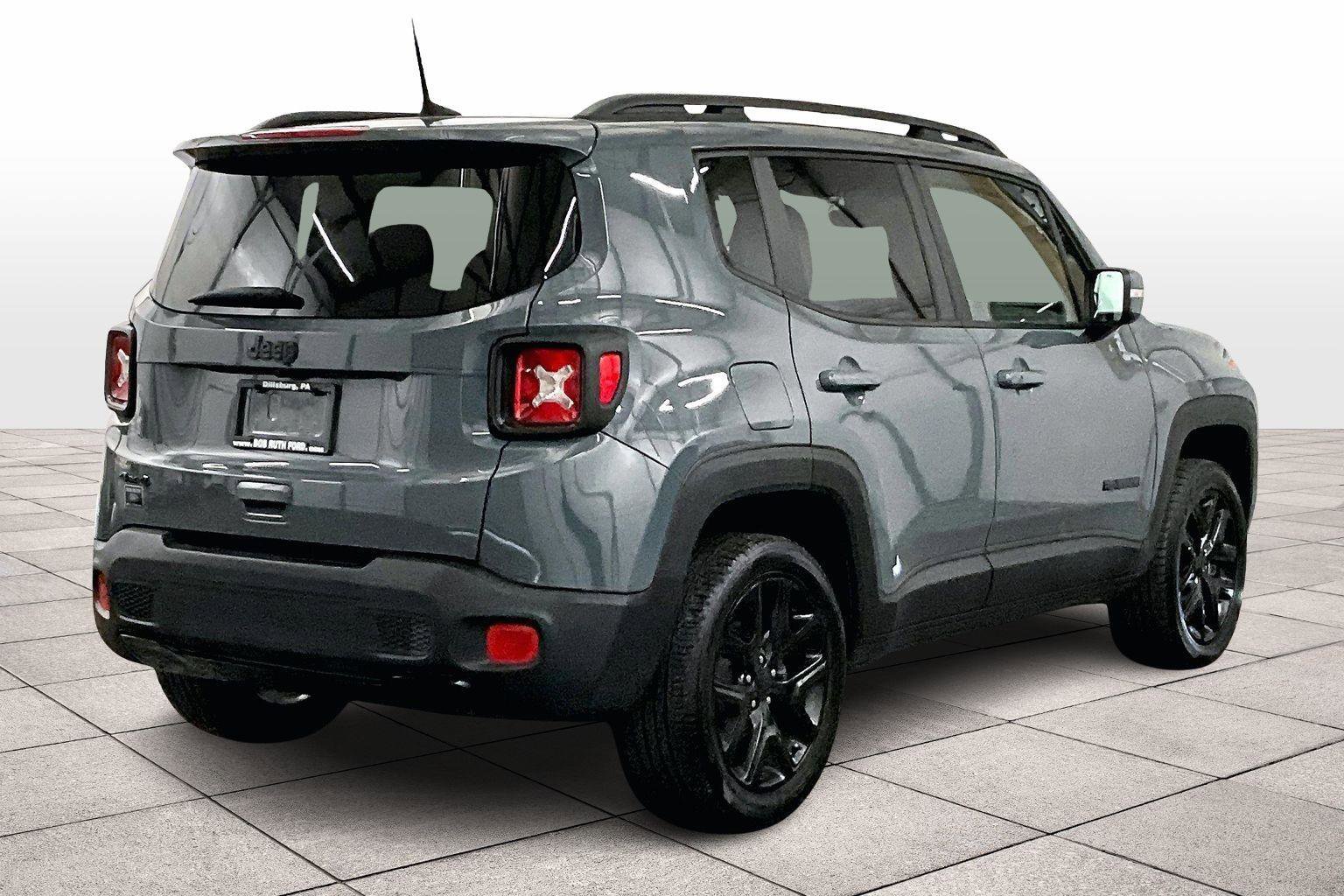 Used 2018 Jeep Renegade Altitude image 11