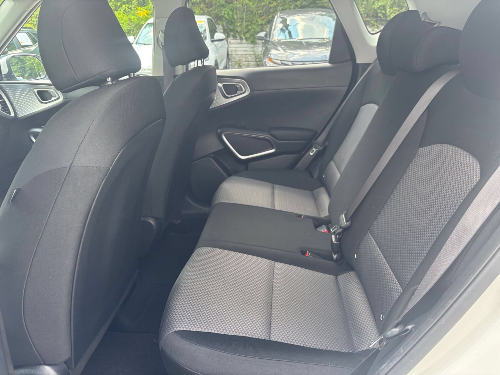 Used 2025 Kia Soul LX w/ LX Technology Package FWD image 22