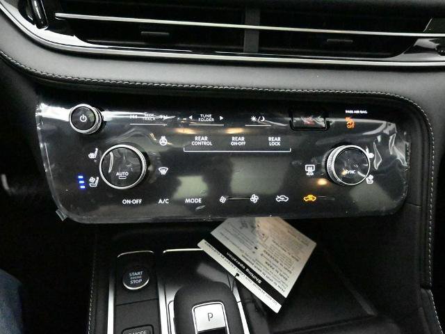 Certified 2025 INFINITI QX60 Luxe image 18