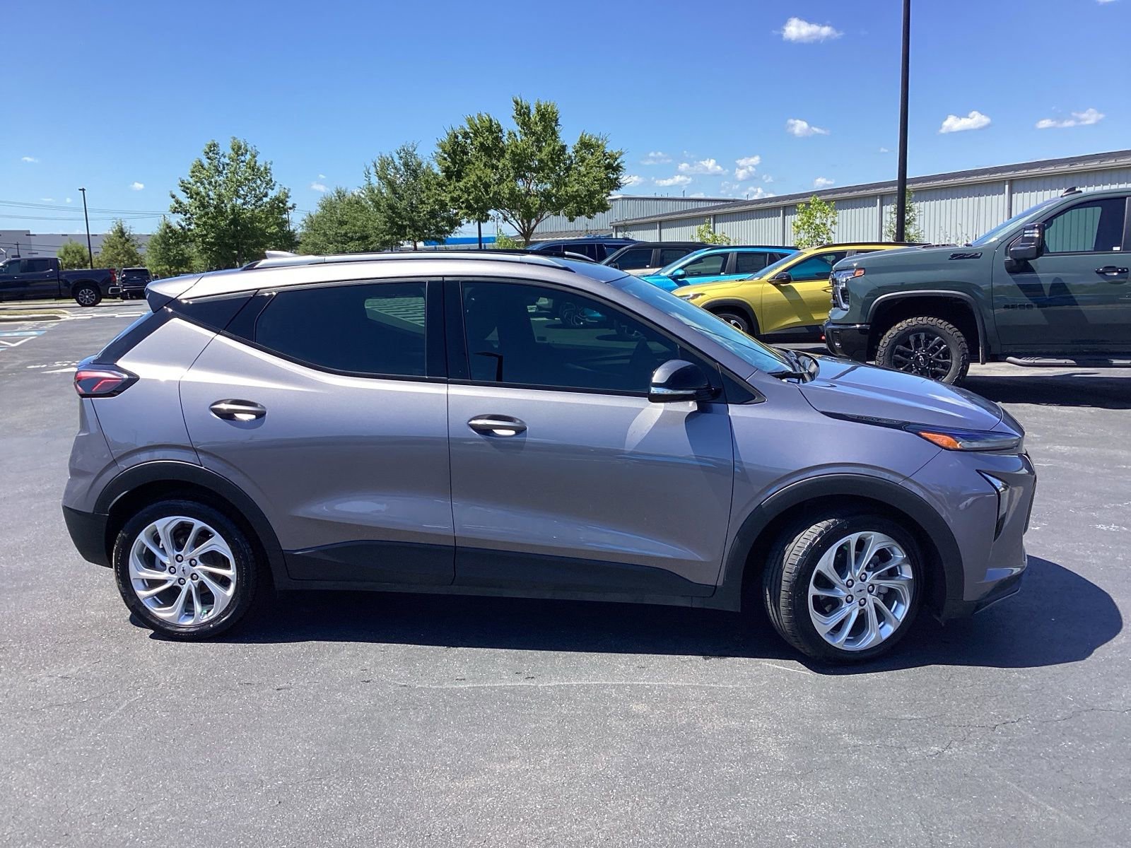 Used 2023 Chevrolet Bolt EUV LT w/ Driver Confidence Package image 5